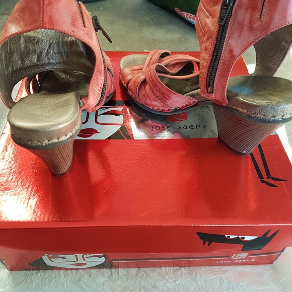 Sandals - Picture 4 of 7